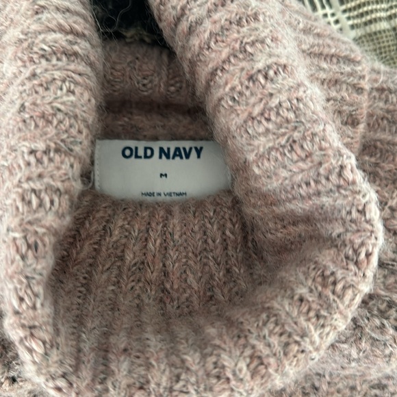 NWT woman’s old navy brand cowlneck sweater! Size medium - Picture 5 of 5